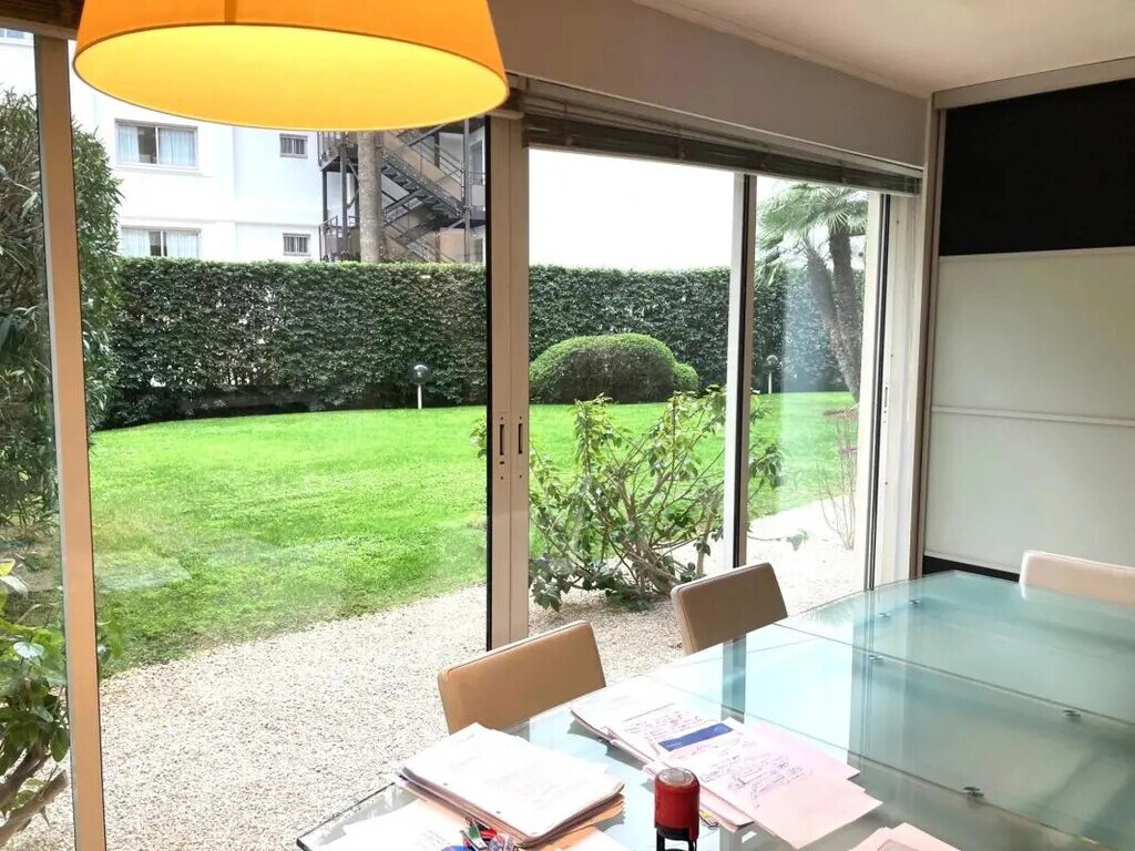 Location Bureaux 142 m² - Photo 1