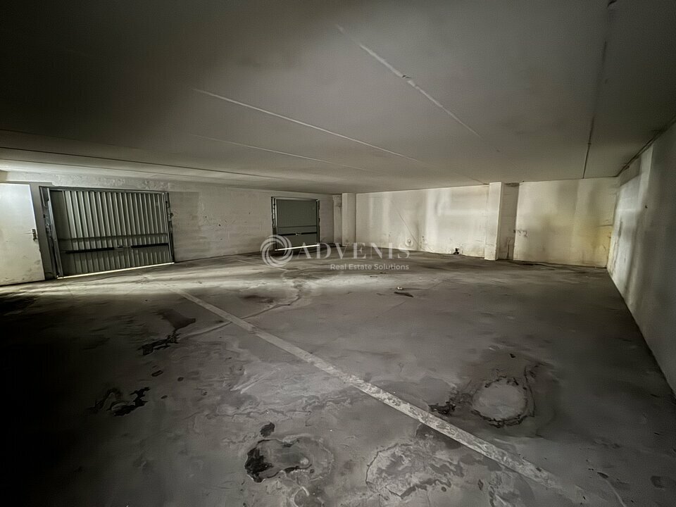 Light Industrial in Évry-Courcouronnes for sale Building Photo- Image 1 of 6