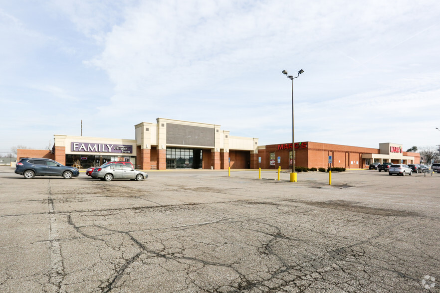 445-449 Midway Blvd, Elyria, OH for sale - Primary Photo - Image 1 of 1