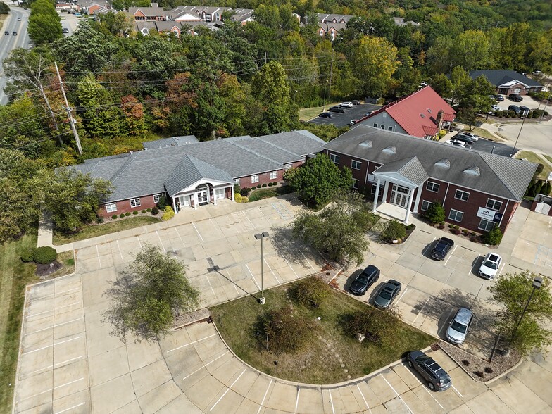 1517 Chapel Hill Rd, Columbia, MO for rent - Building Photo - Image 1 of 20