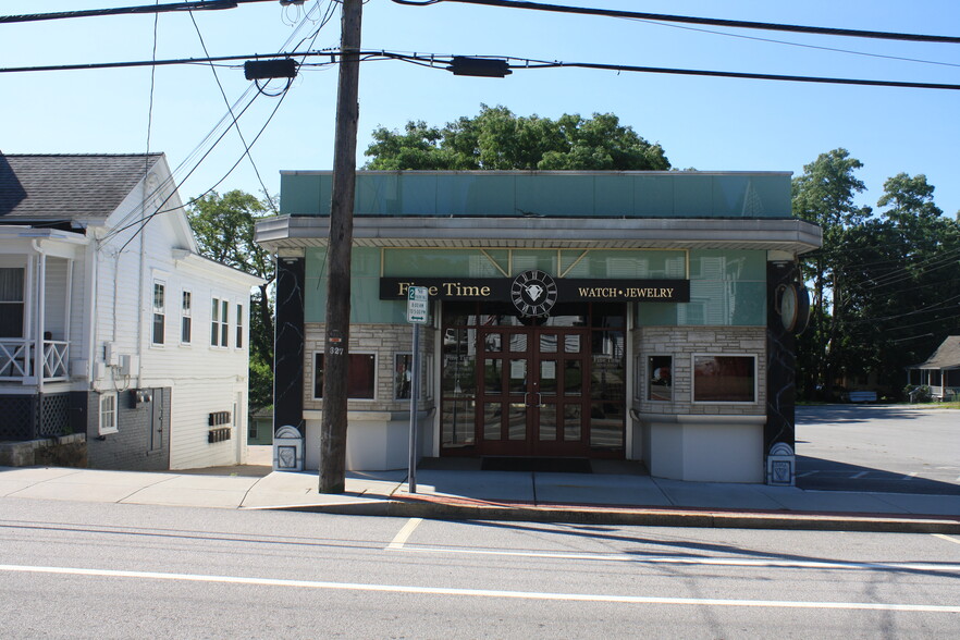 3228 Post Rd, Warwick, RI for rent - Building Photo - Image 2 of 5