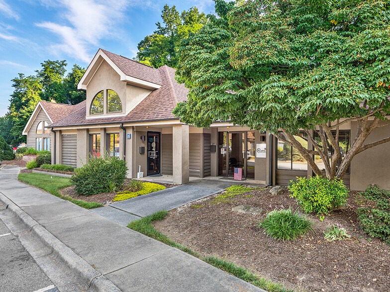 1998 Hendersonville Rd, Asheville, NC for sale - Building Photo - Image 1 of 1