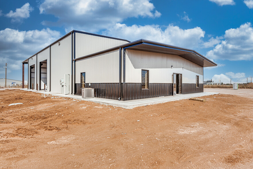 3106 County Rd 135, Midland, TX for rent - Building Photo - Image 1 of 9