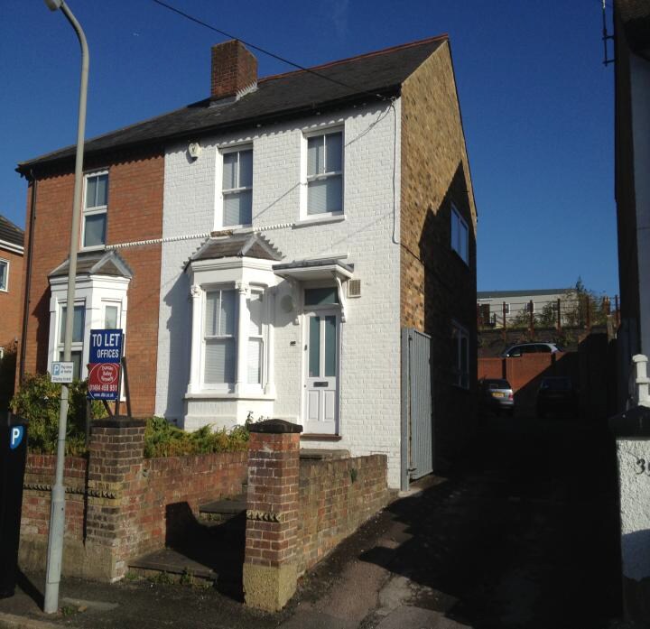 39 Queens Rd, High Wycombe for sale Primary Photo- Image 1 of 1