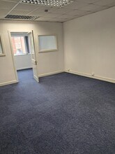 Bag Ln, Manchester to rent Interior Photo- Image 1 of 3