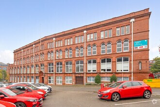 Hanover Walk, Leeds for rent Building Photo- Image 1 of 37