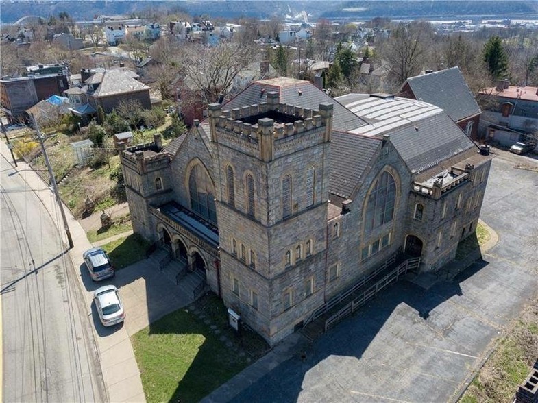 2235 Federal St Ext, Pittsburgh, PA for sale - Primary Photo - Image 1 of 1