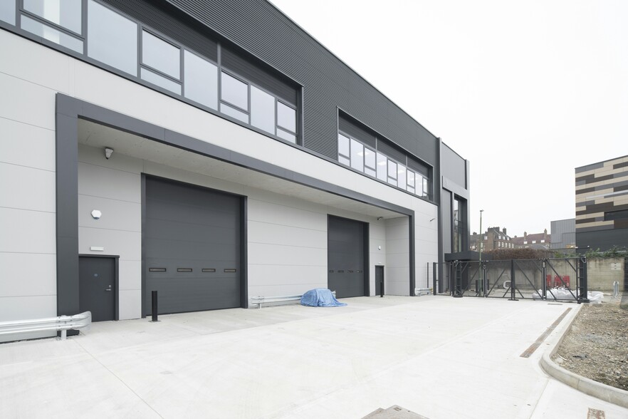 35 Pensbury Pl, London to rent - Building Photo - Image 2 of 8