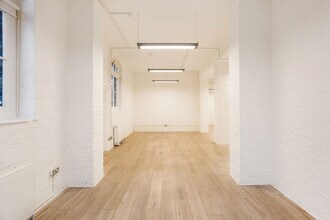 Mortlake High St, London to rent Interior Photo- Image 2 of 2