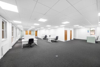 9 Deer Park Ave, Livingston to rent Interior Photo- Image 1 of 3