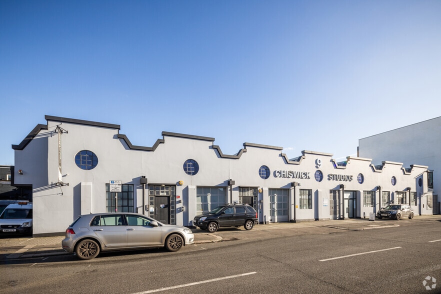 9 Power Rd, London to rent - Building Photo - Image 3 of 5