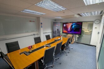 Kiln Ln, Epsom to rent Interior Photo- Image 2 of 3