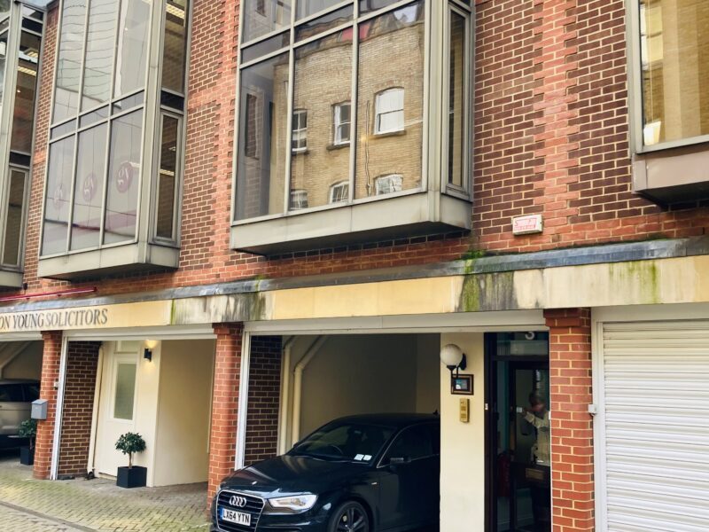 3 Crescent Stables, London to rent Building Photo- Image 1 of 2