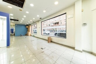 Retail in Madrid, Madrid to rent Interior Photo- Image 2 of 8