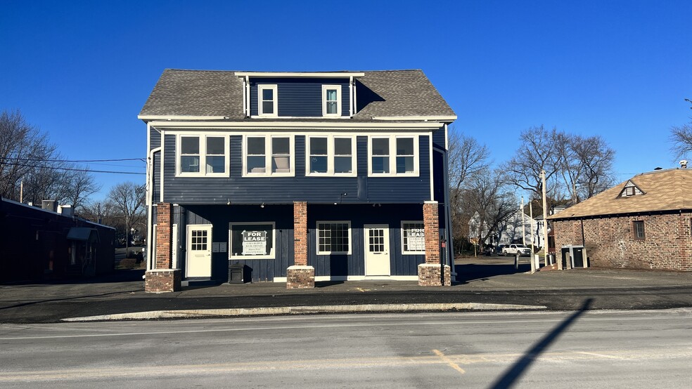 318 Newton St, South Hadley, MA for sale - Building Photo - Image 1 of 1