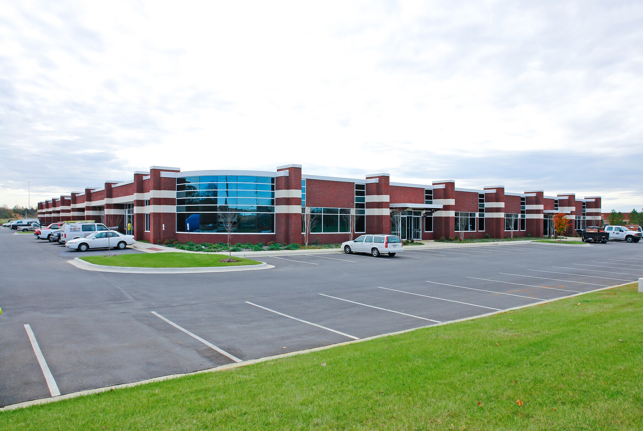 7027 Old Madison Pike NW, Huntsville, AL to rent Building Photo- Image 1 of 4