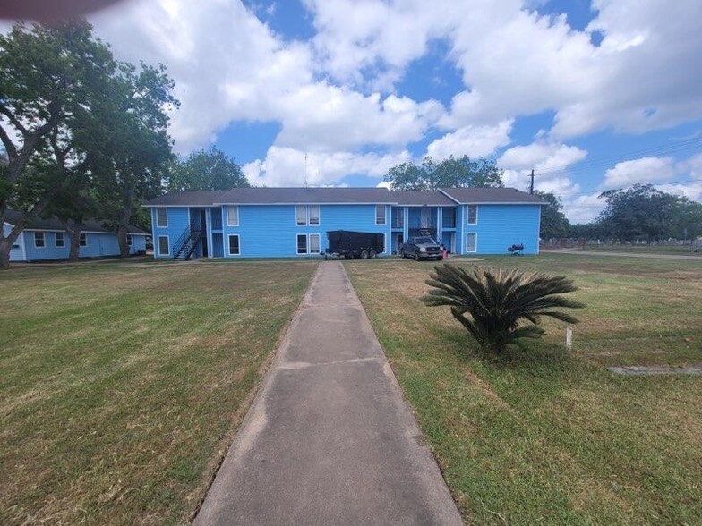 513 E Caney St, Wharton, TX for sale - Primary Photo - Image 1 of 3