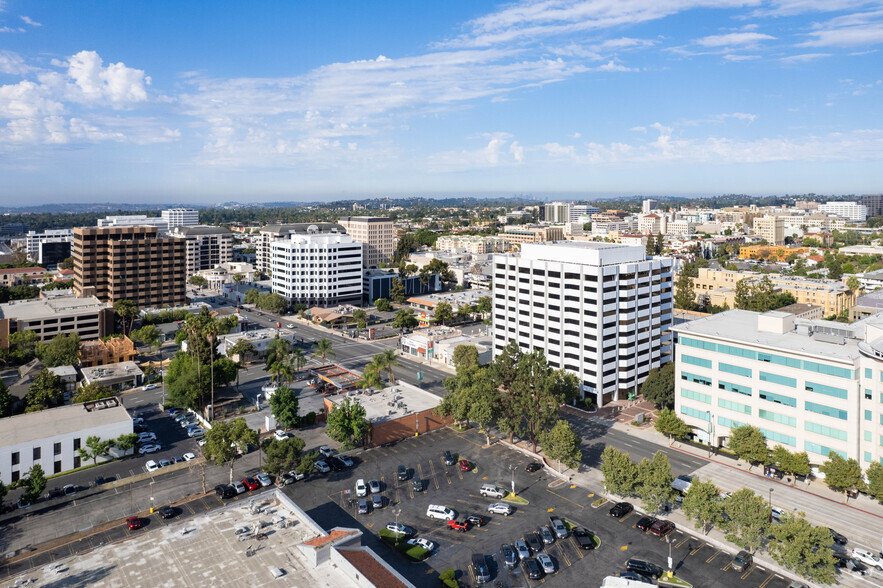 35 N Lake Ave, Pasadena, CA for rent - Aerial - Image 2 of 12