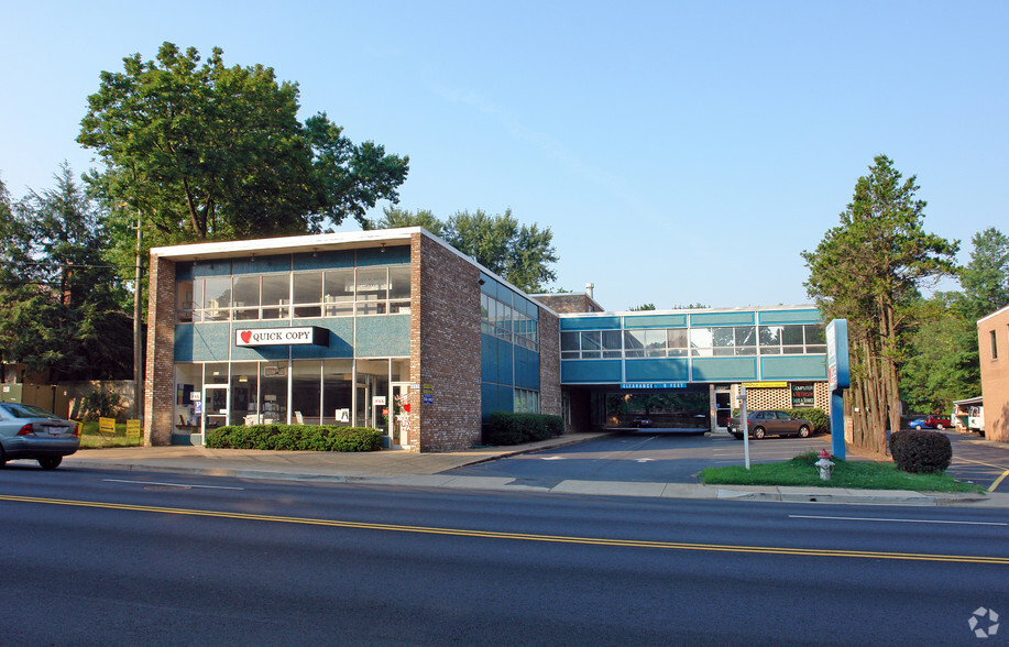 417 W Broad St, Falls Church, VA for rent - Building Photo - Image 1 of 8