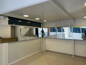 Retail in Sant Andreu de la Barca, Barcelona to rent Interior Photo- Image 2 of 6