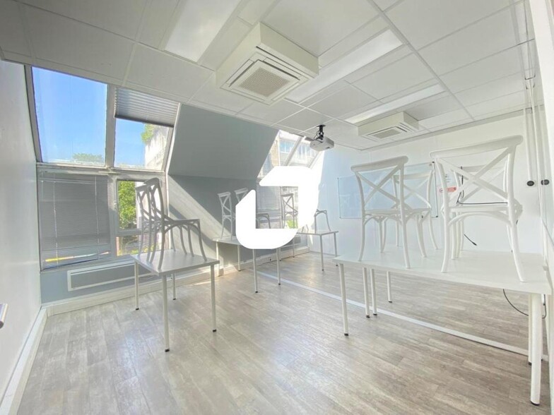 Office in Boulogne-Billancourt to rent - Building Photo - Image 3 of 21