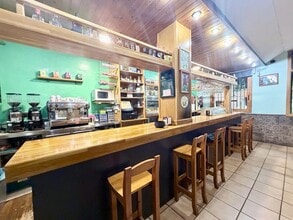 Retail in Barcelona, Barcelona to rent Interior Photo- Image 2 of 20