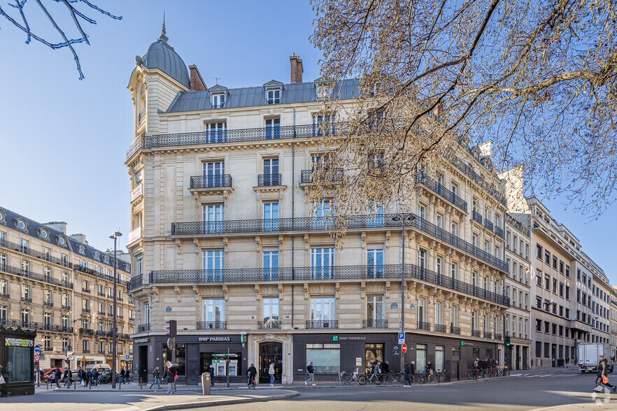 Office in Paris for sale - Primary Photo - Image 1 of 3