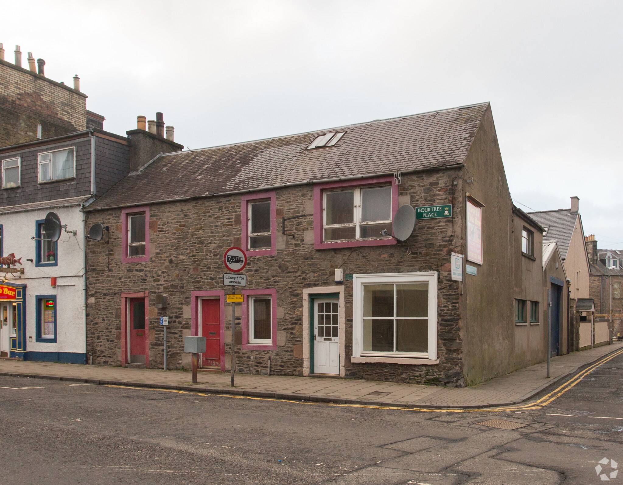 19 Bourtree Pl, Hawick to rent Building Photo- Image 1 of 4