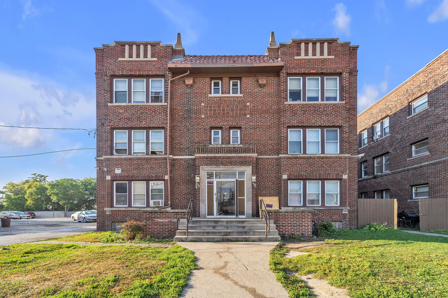 MICHIGAN STREET PROPERTIES portfolio of 3 properties for sale on LoopNet.co.uk - Building Photo - Image 2 of 7