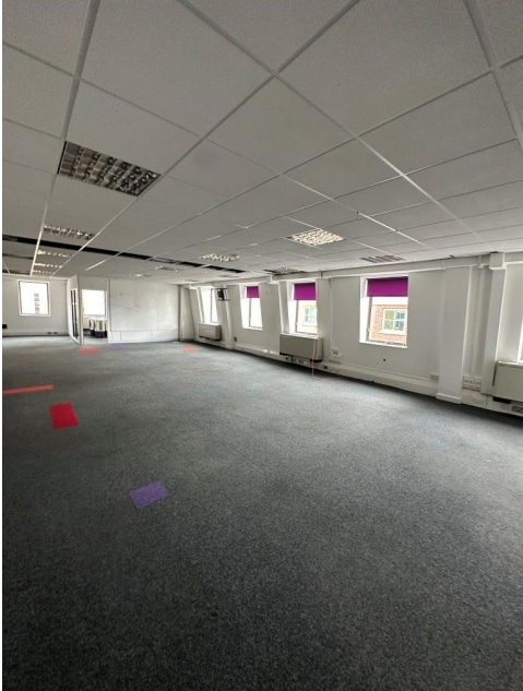 29 Thames St, Kingston Upon Thames to rent Interior Photo- Image 1 of 2