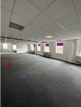 29 Thames St, Kingston Upon Thames to rent Interior Photo- Image 1 of 2