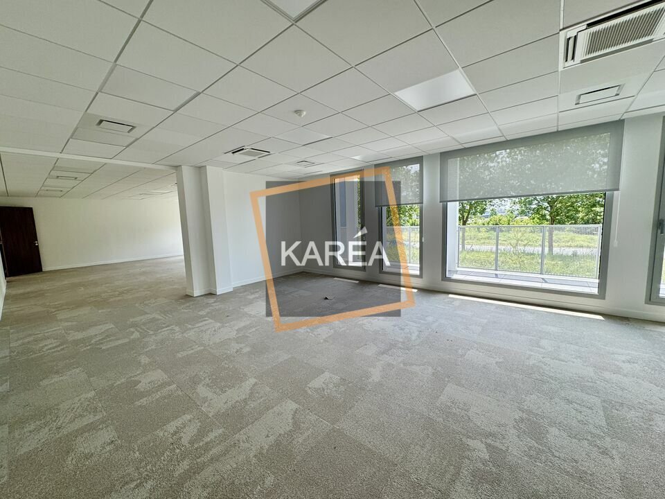 Office in Serris to rent Interior Photo- Image 1 of 6