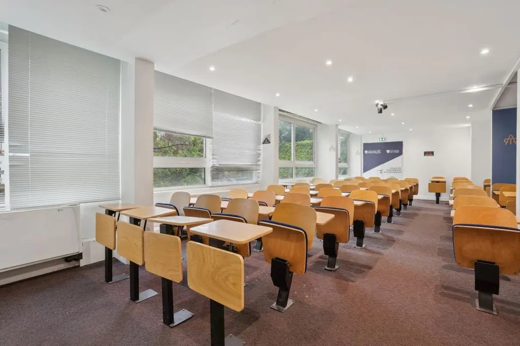 171 Bis Avenue Charles De Gaulle, Neuilly-sur-Seine to rent Interior Photo- Image 1 of 8
