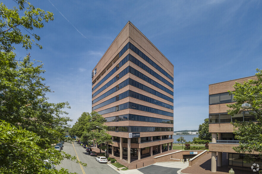 1199 N Fairfax St, Alexandria, VA for rent - Building Photo - Image 2 of 10