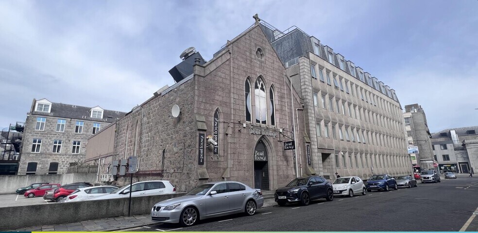 16 Dee St, Aberdeen to rent - Primary Photo - Image 1 of 3