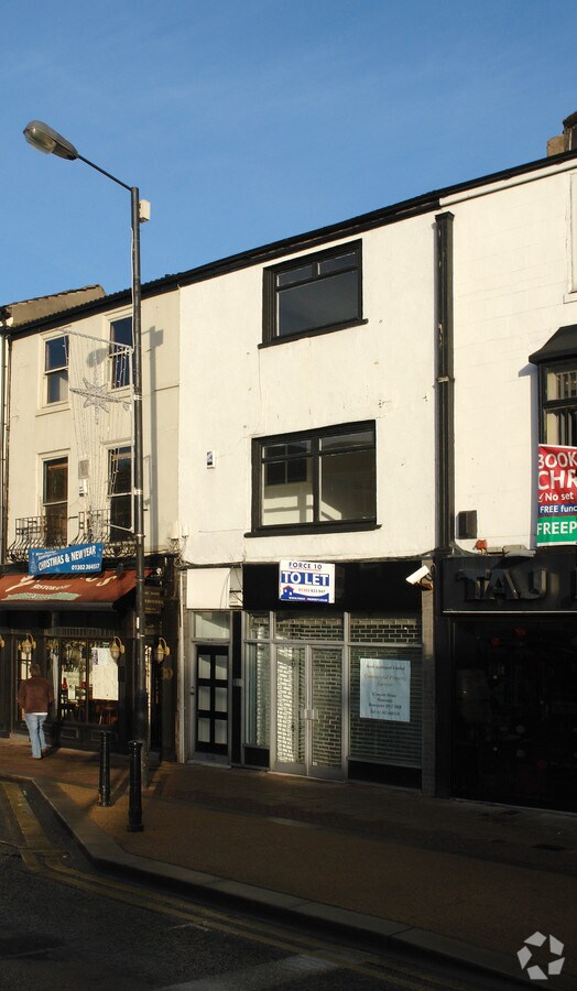 31 Hall Gate, Doncaster, DN1 3NL UK