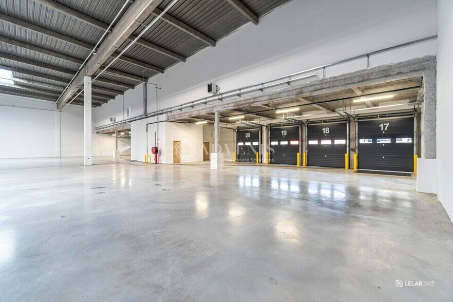 Industrial in Aulnay Sous Bois to rent - Interior Photo - Image 2 of 10