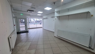 18-32 Station Sq, Lowestoft to rent Interior Photo- Image 2 of 4