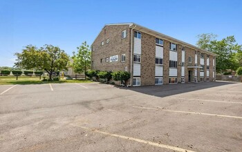 4221 N Grand River Ave, Lansing, MI for sale Building Photo- Image 1 of 23