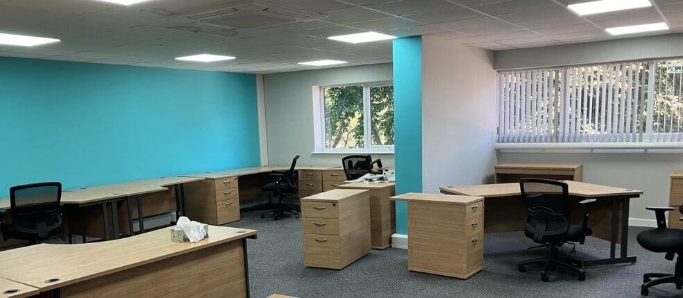 Amber Clos, Tamworth for sale - Building Photo - Image 2 of 2