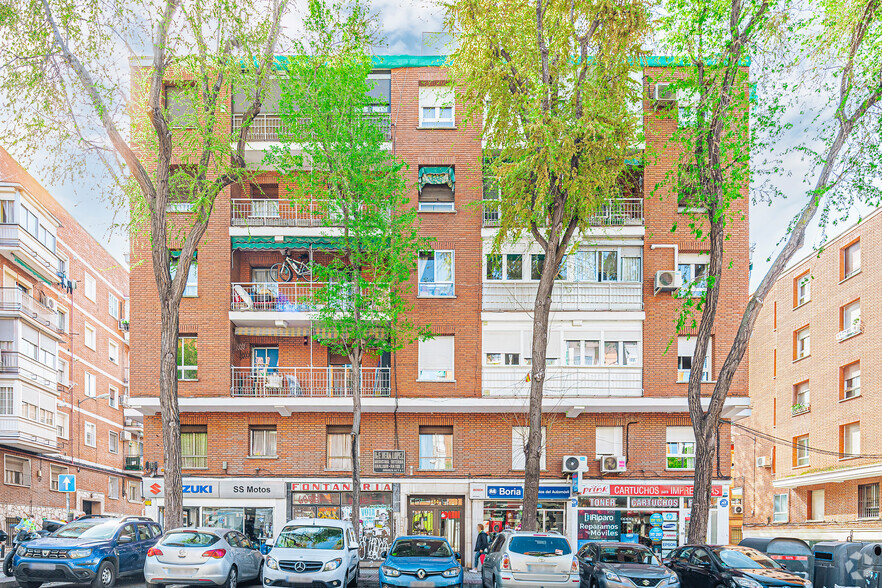 Calle José del Hierro, 54, Madrid, Madrid for rent - Building Photo - Image 1 of 2