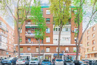 Calle José del Hierro, 54, Madrid, Madrid for rent Building Photo- Image 1 of 3