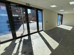A2-A5 Swan Rd, Lichfield to rent Interior Photo- Image 2 of 3