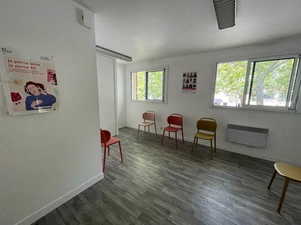 Location Bureaux 38 m² - Photo 1
