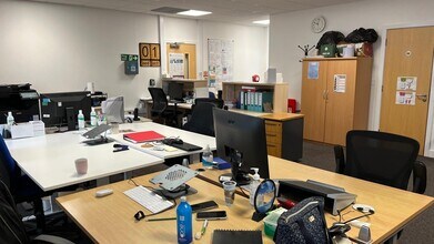 9-28 Athena Ct, Warwick to rent Interior Photo- Image 2 of 5