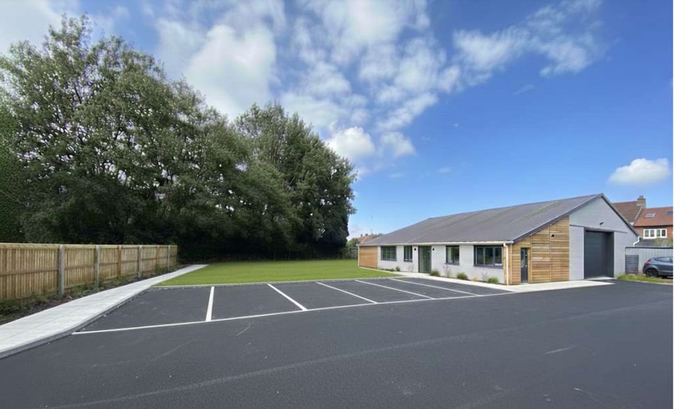 24 Route Du Fossé Défensif, Dunkerque for sale - Primary Photo - Image 1 of 10
