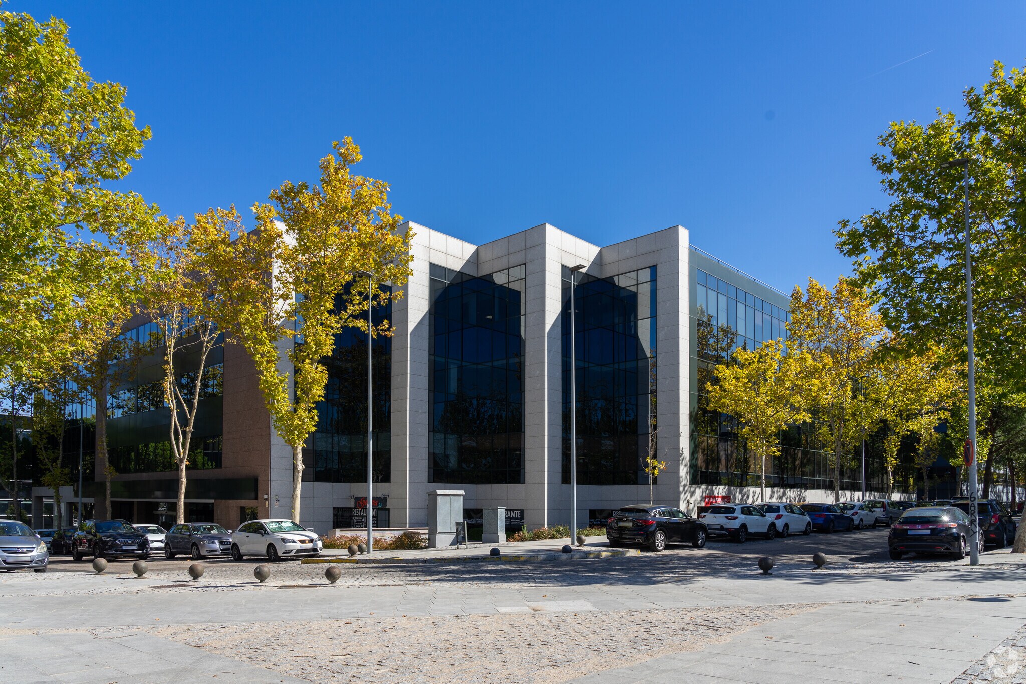 Calle Teide, 4, San Sebastián de los Reyes, Madrid to rent Primary Photo- Image 1 of 27
