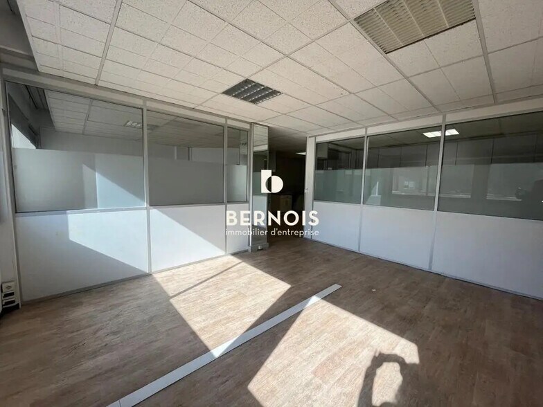 Office in Toulon to rent - Interior Photo - Image 1 of 8