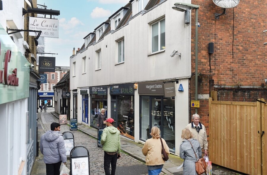 23-25 Chapel Street portfolio of 2 properties for sale on LoopNet.co.uk - Building Photo - Image 1 of 5