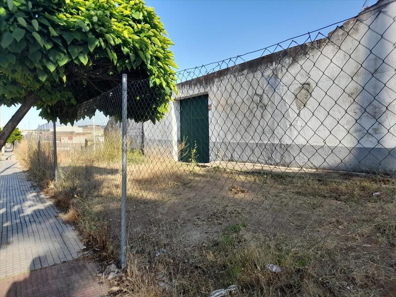 Camino Viejo de Mirandilla, Mérida, Badajoz for sale Building Photo- Image 1 of 11